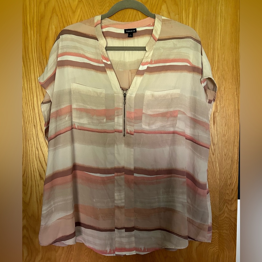 Torrid short sleeve blouse - Size 1